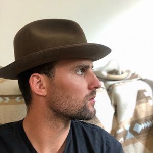 Meet your Posher, Jason